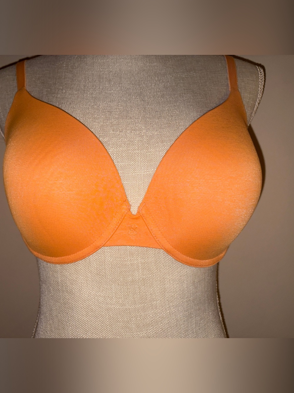 Victoria's Secret Smooth Molded T-Shirt Bra - Bright Orange - Picture 3 of 6